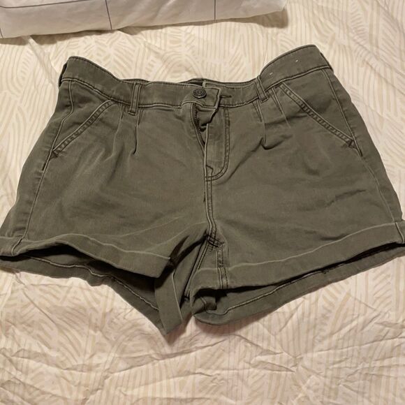 Express Pleated high rise shorts - Picture 1 of 5